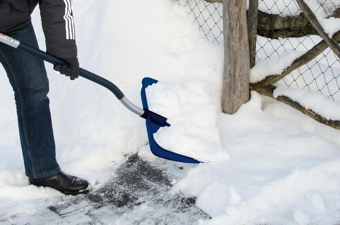 Schneeschaufeln